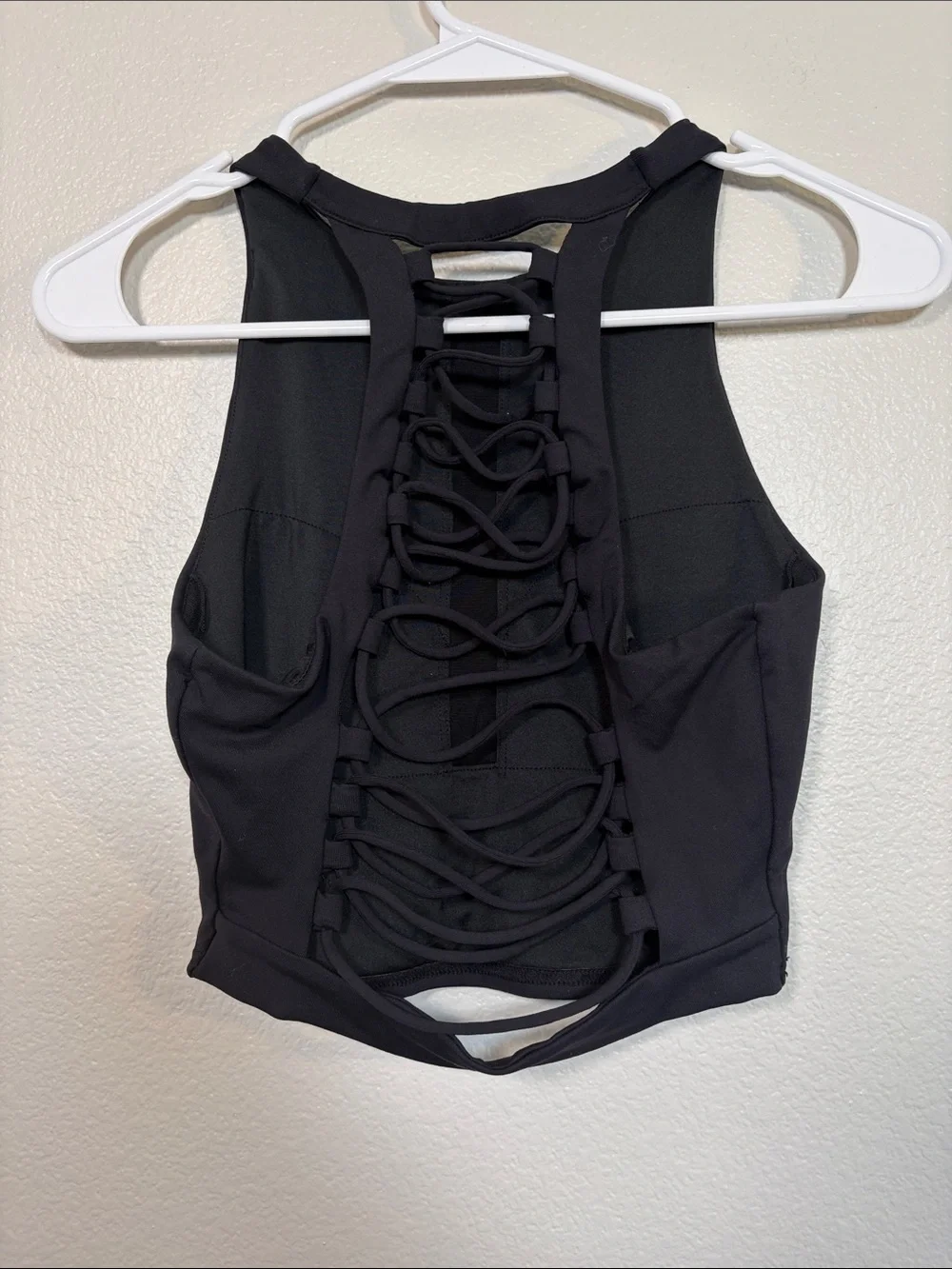 ALO Yoga Lace Up Movement Tank in Black - S